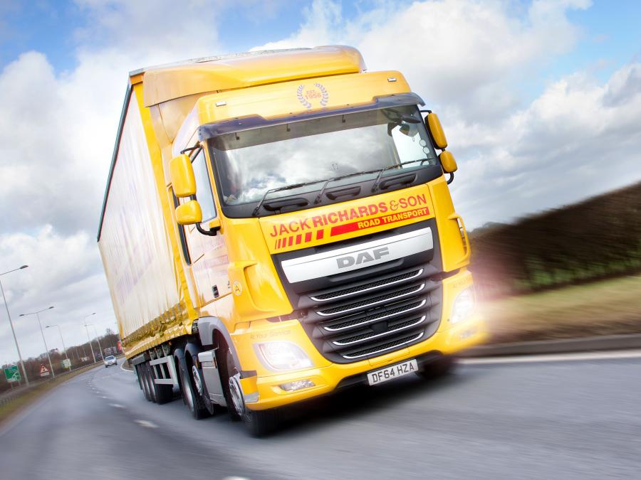  DAF XF 460 6x2 FTG Space Cab 2013 года  (UK) (фото 5 из 5)